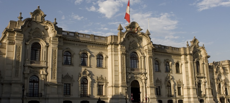S&P, rebaja calificación crediticia, crisis política Perú, inversión económica Perú
